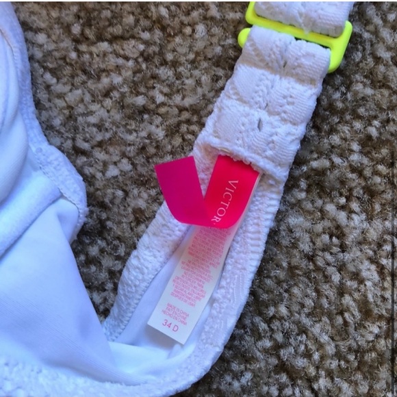 Victoria’s Secret bikini top - Picture 4 of 4